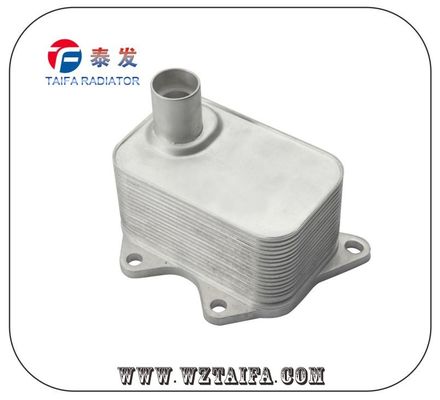 VW refroidisseur d'huile moteur 06J117021D